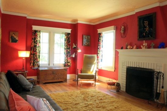 2500 5th living room.jpg